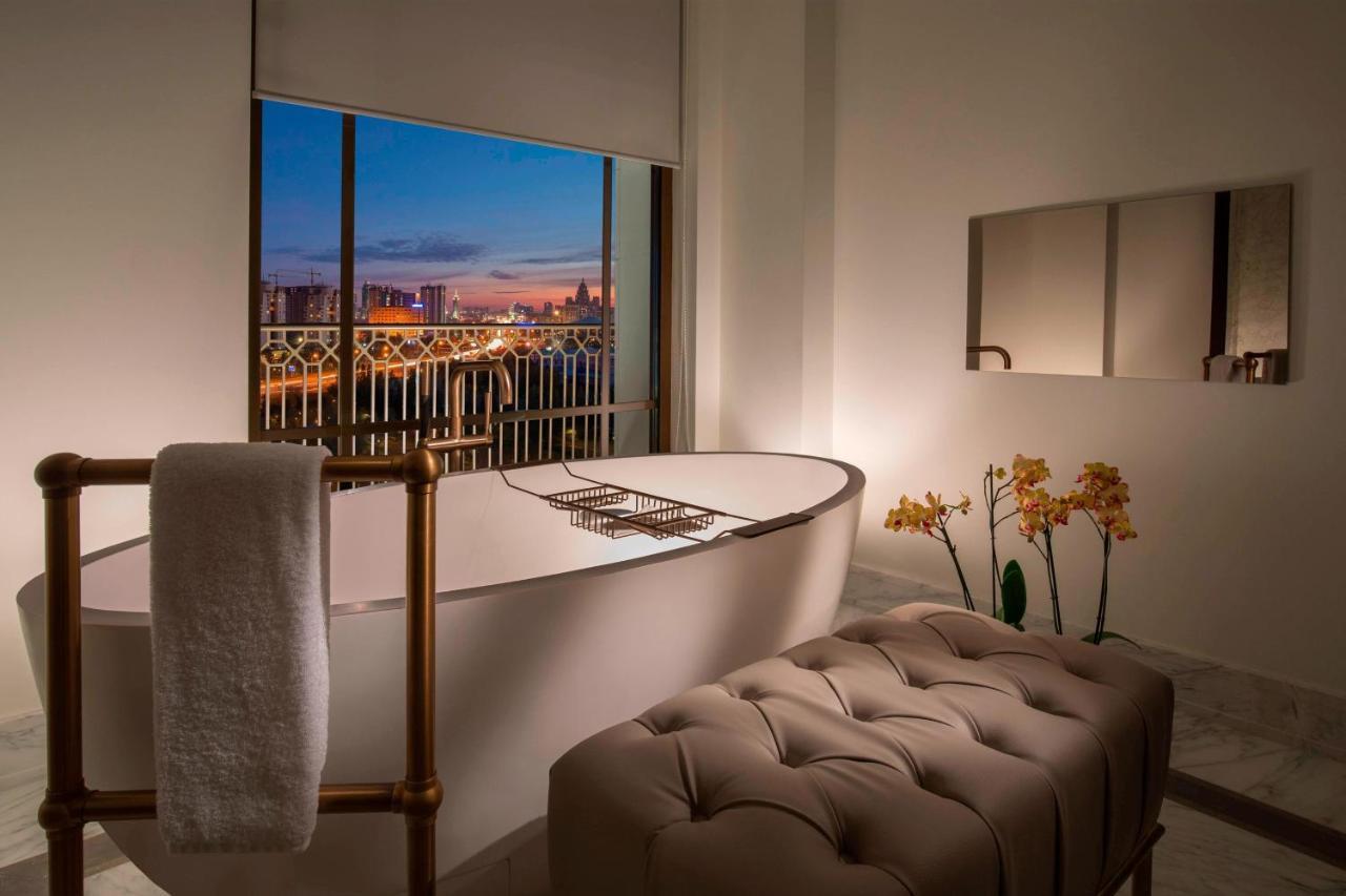 Hotel The St. Regis Astana Exteriér fotografie Bathroom