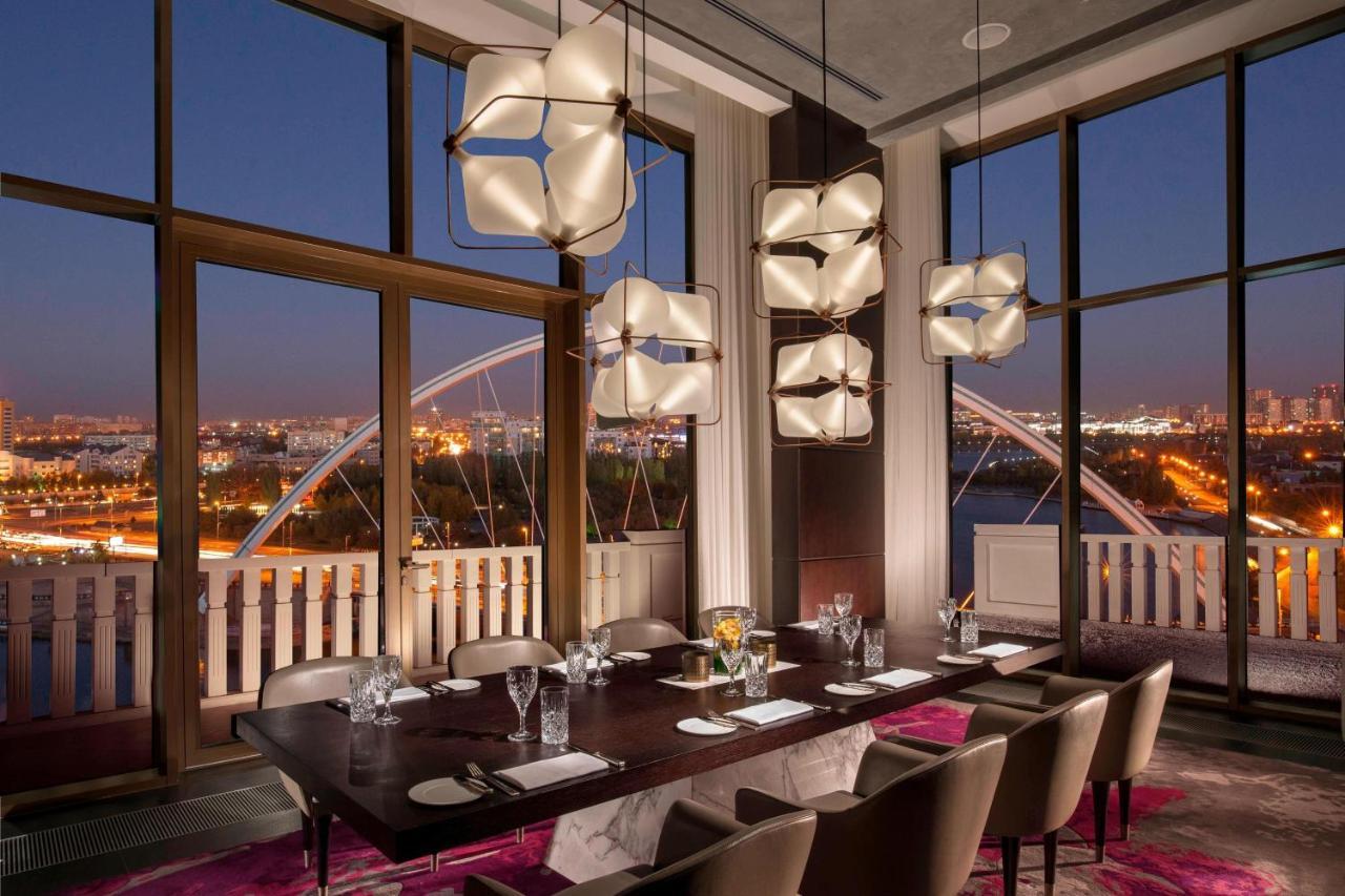 Hotel The St. Regis Astana Exteriér fotografie The dining room at the 101
