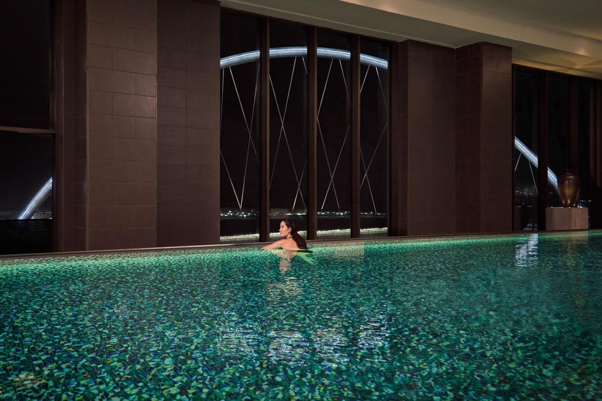 Hotel The St. Regis Astana Exteriér fotografie The indoor pool