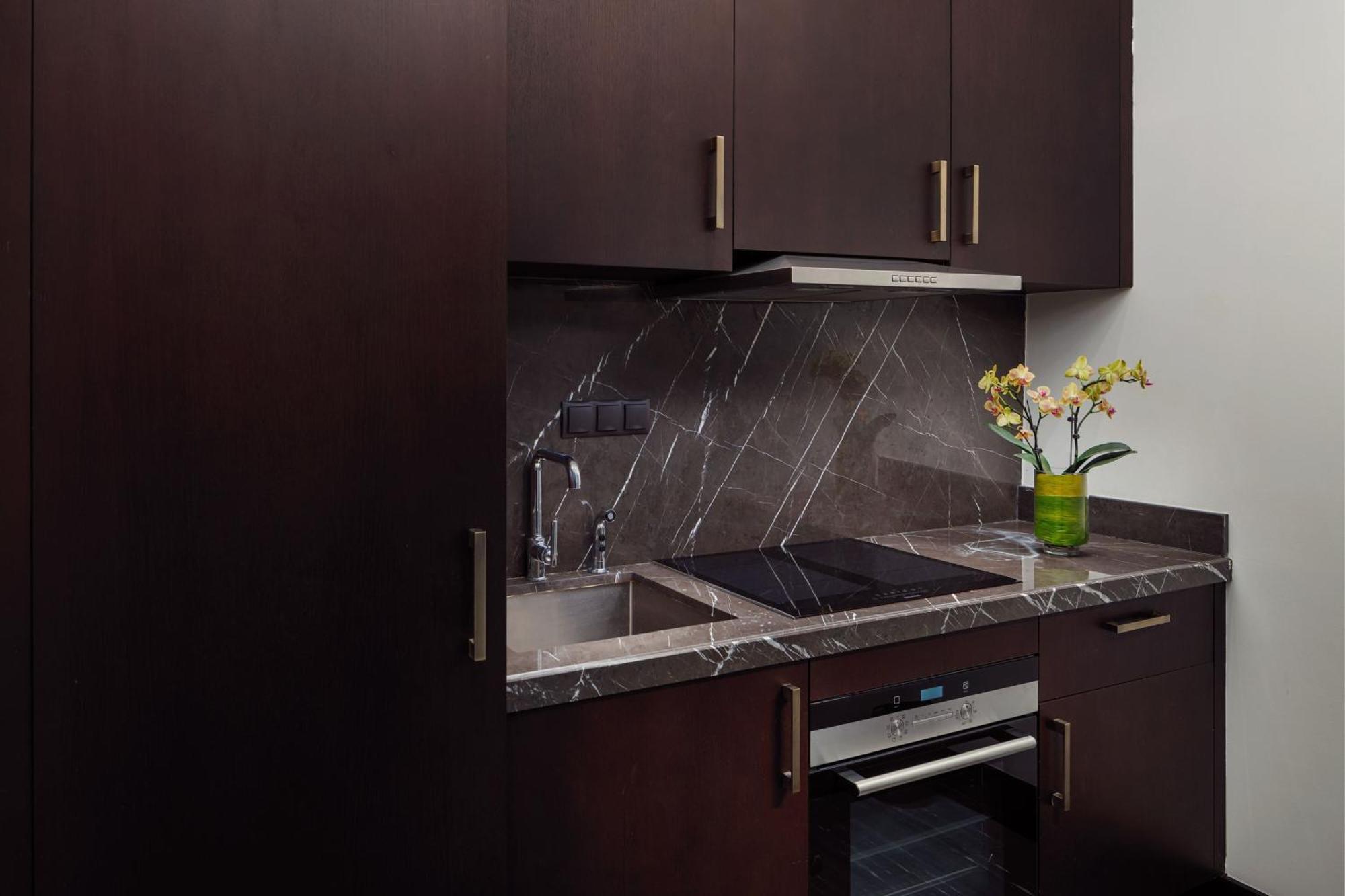 Hotel The St. Regis Astana Exteriér fotografie A kitchen in a typical apartment